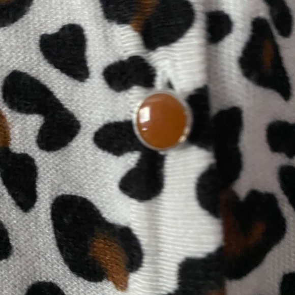 Ava Paige rayon/polyester button up sweater*Leopard-like* - Picture 3 of 10